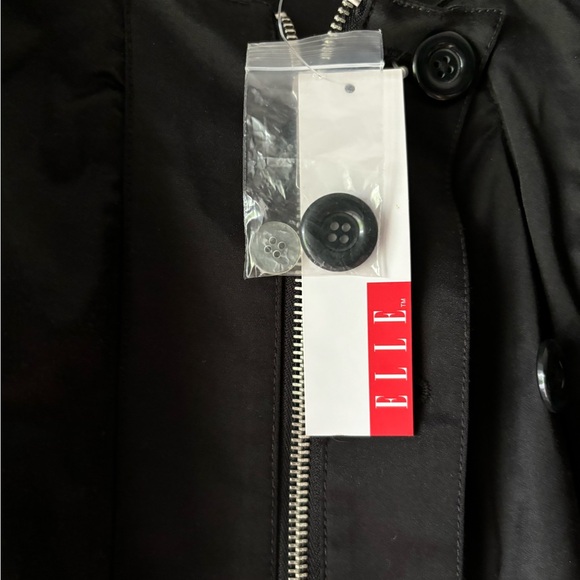 Elle Women's Black Crop Jacket - Picture 4 of 5